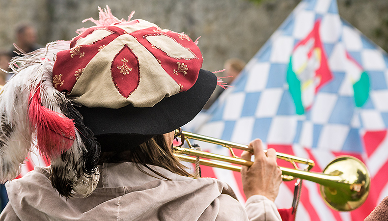 Veranstaltung auf der Burg Burghausen, Foto: Bayerische Schlösserverwaltung / Florian Schröter Bild: Veranstaltung auf der Burg Burghausen